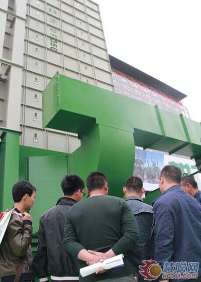 展會現(xiàn)場，谷王烘干機(jī)備受關(guān)注
